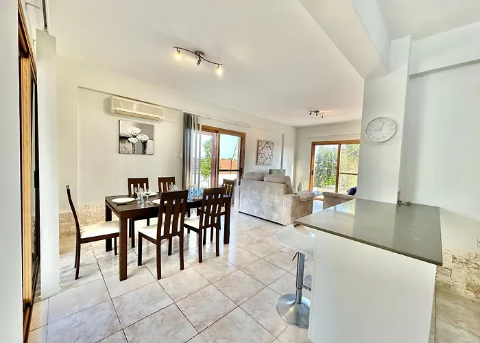 Lovely Pool Villa In Pyla