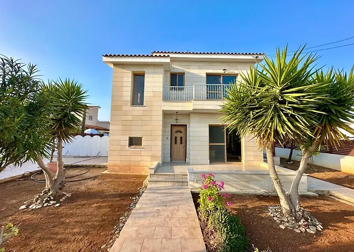 Lovely Pool Villa In Pyla