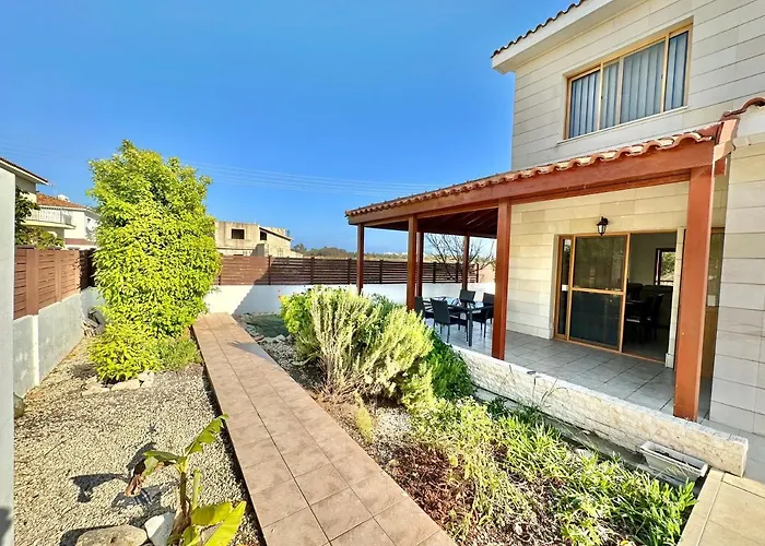 Lovely Pool Villa In Pyla