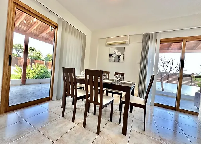 Lovely Pool Villa In Pyla