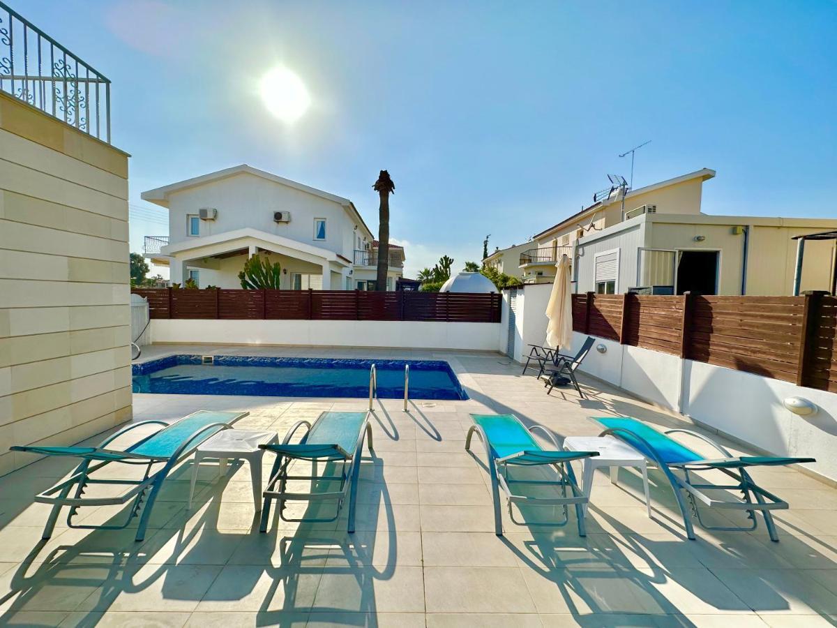 Tatil Evi Lovely Pool In