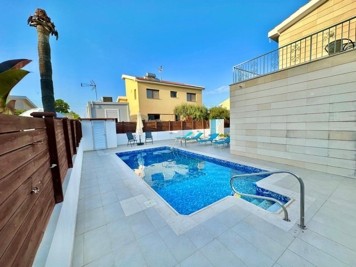 Lovely Pool In Holiday home Pyla